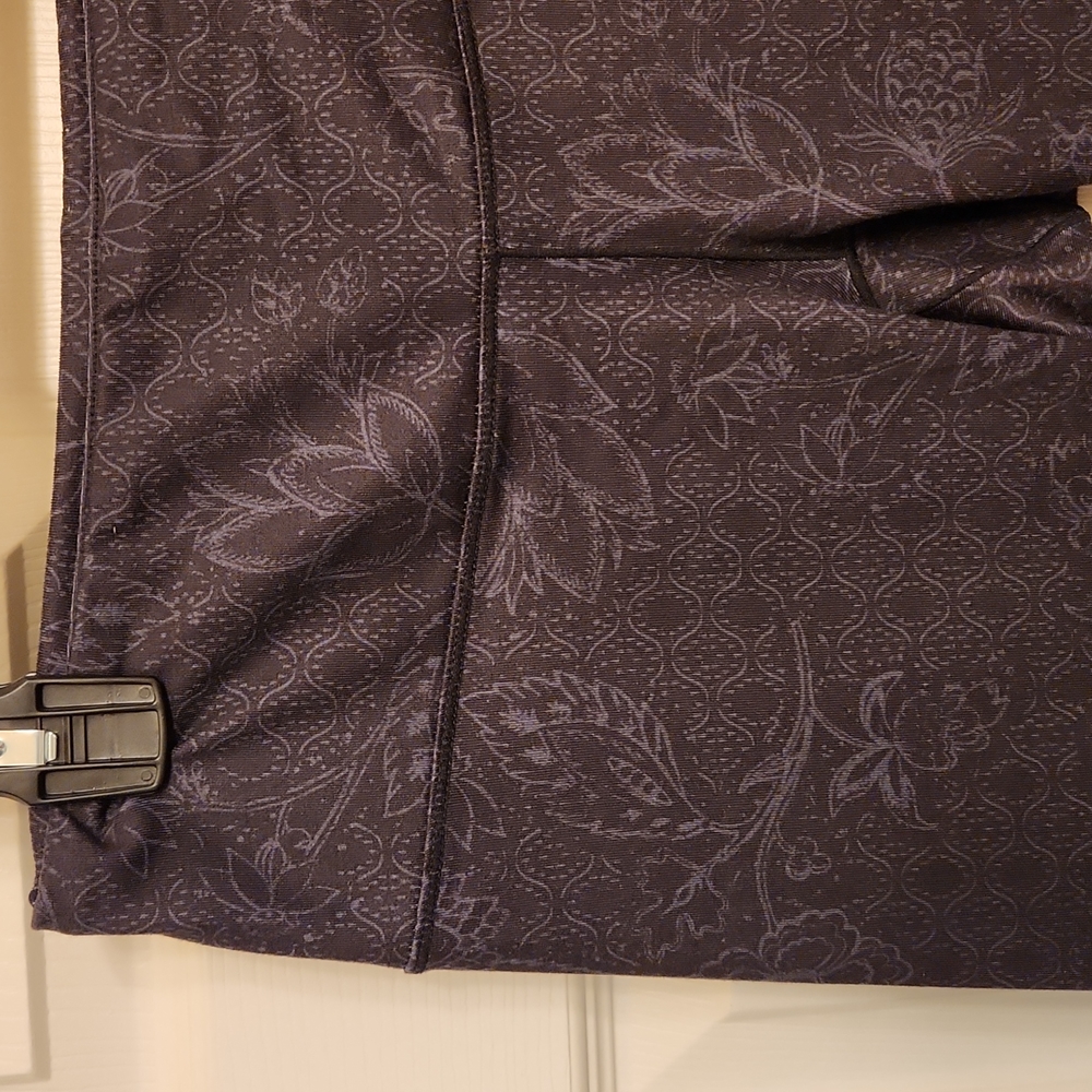 PrAna Size Small Yoga Capri Workout Pant with Subtle Design